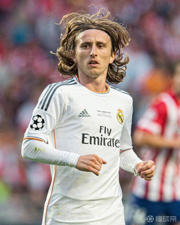 拜仁慕尼黑客场大胜沙尔克04