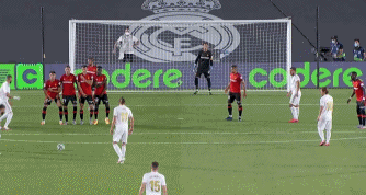 霍芬海姆3-0大胜奥格斯堡，布格尔传射，巴祖马纳-杜尔建功