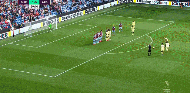 卡拉格：维尔茨倒地够不上点球，但国米球员拉拽球衣留下把柄