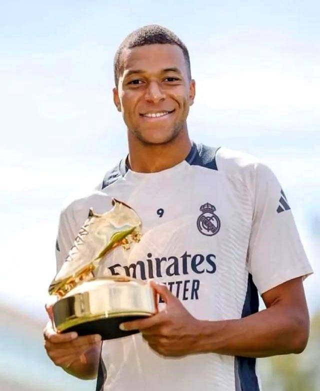 54球追平2015年的C罗，姆巴佩升至皇马球员自然年进球榜第四