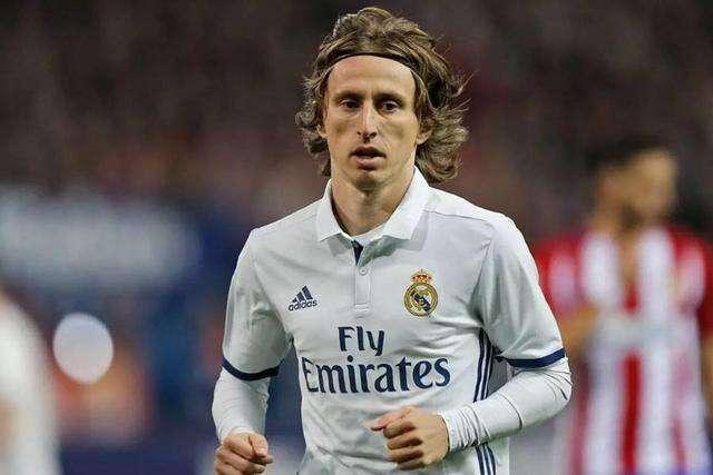 篮球勇士替补球员贡献关键分数