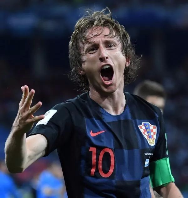 北大高才生+烧烤店老板+渝超球员=36岁的他